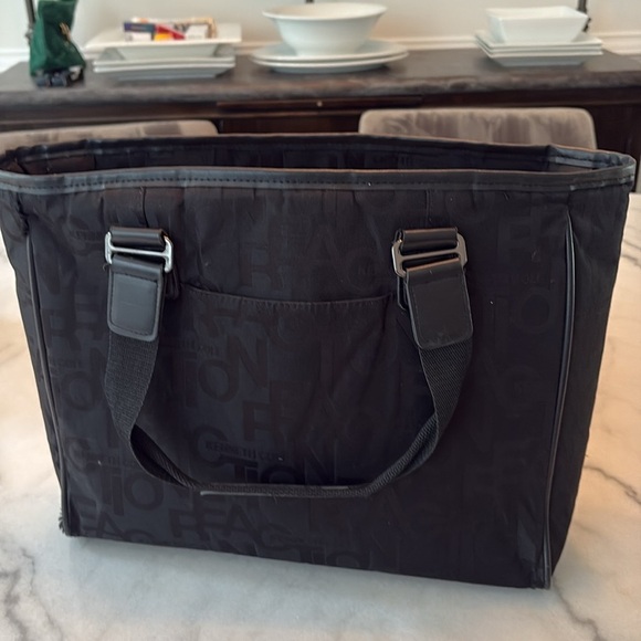 Kenneth Cole Reaction Black Briefcase with Sleek Design - Picture 5 of 9